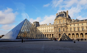 Rubati i gioielli di Napoleone al Louvre, manca il personale di sicurezza